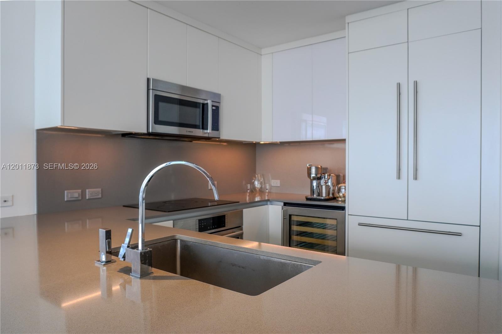 RISE CONDO - Residential
