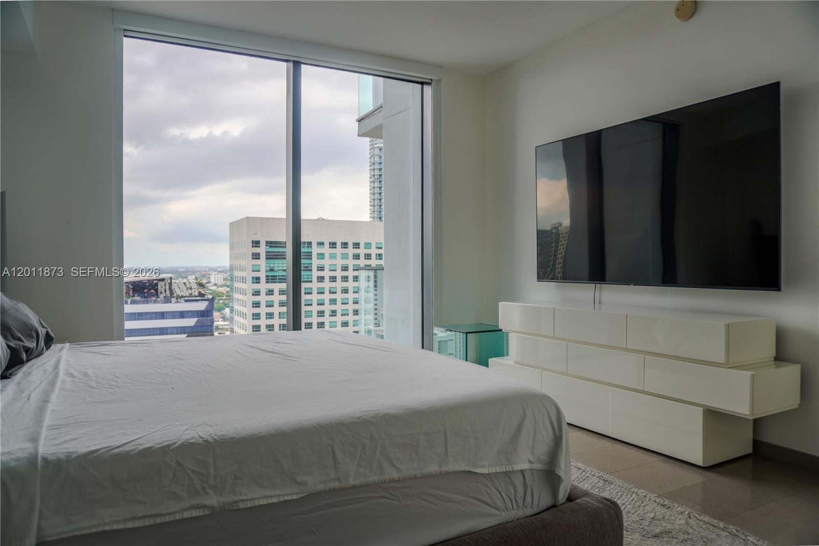 RISE CONDO - Residential