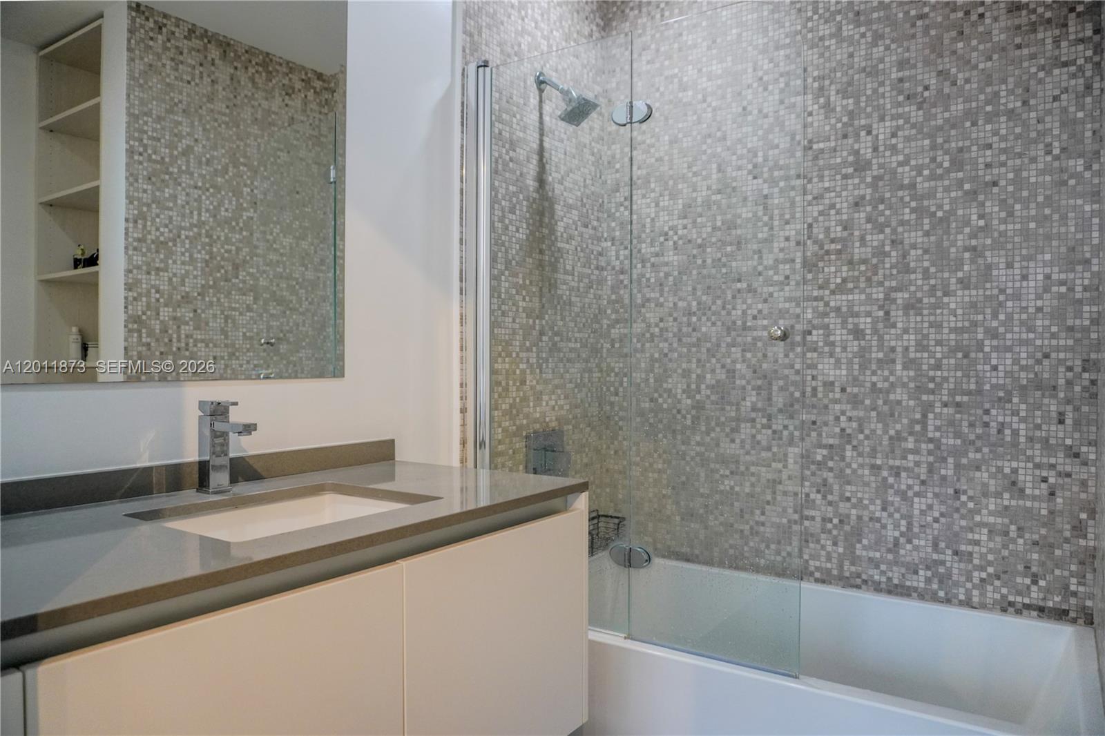 RISE CONDO - Residential