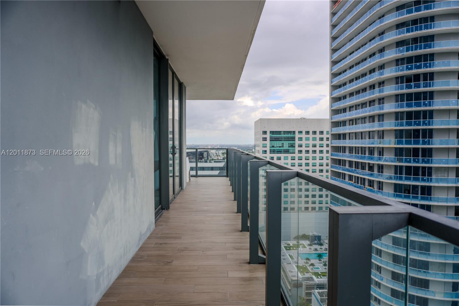 RISE CONDO - Residential