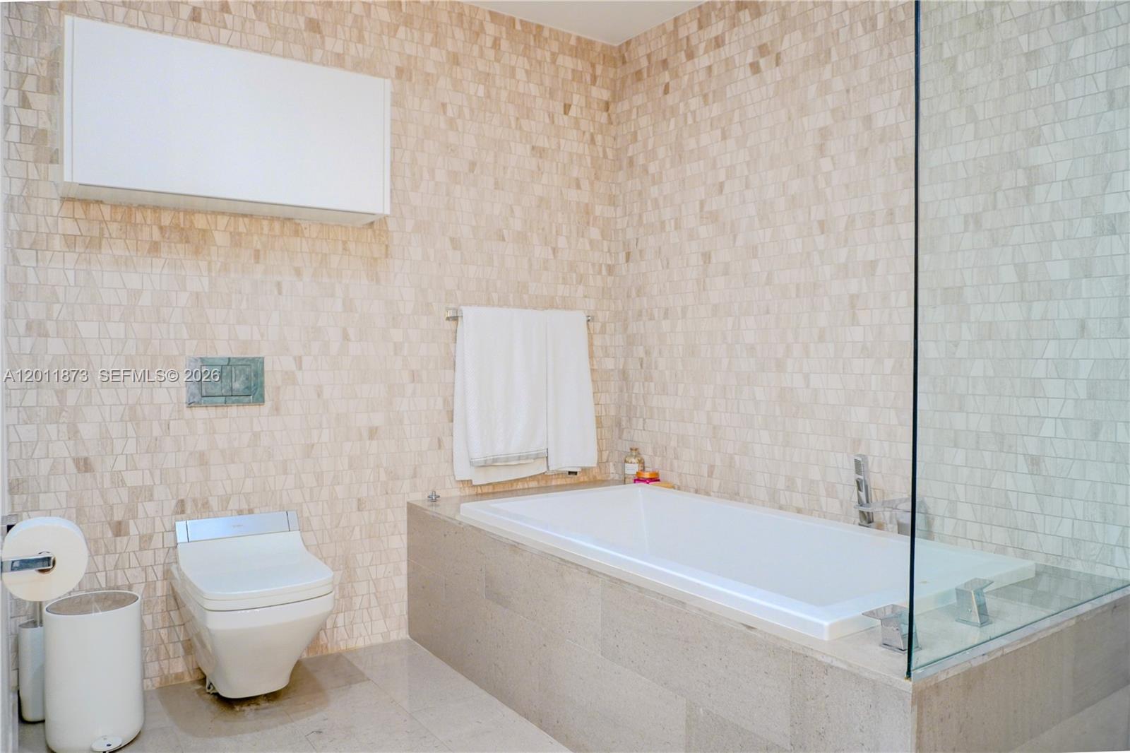 RISE CONDO - Residential