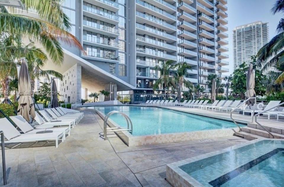 RISE CONDO - Residential