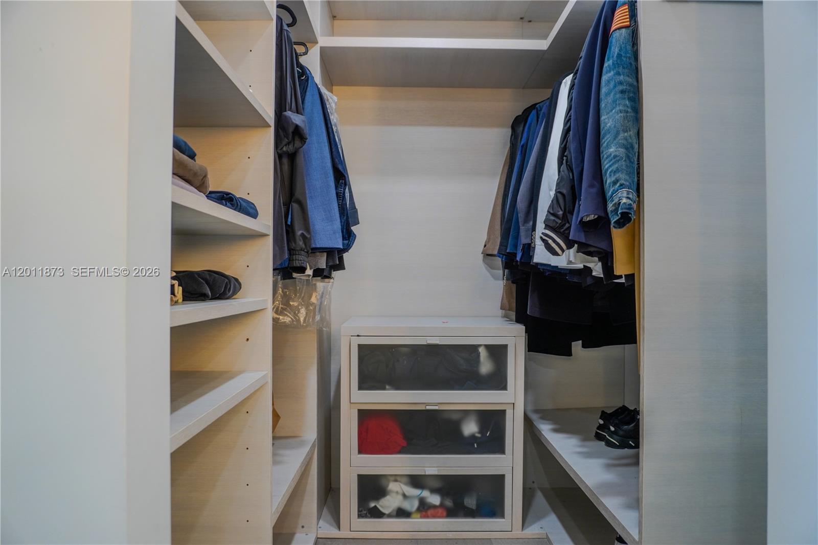 RISE CONDO - Residential