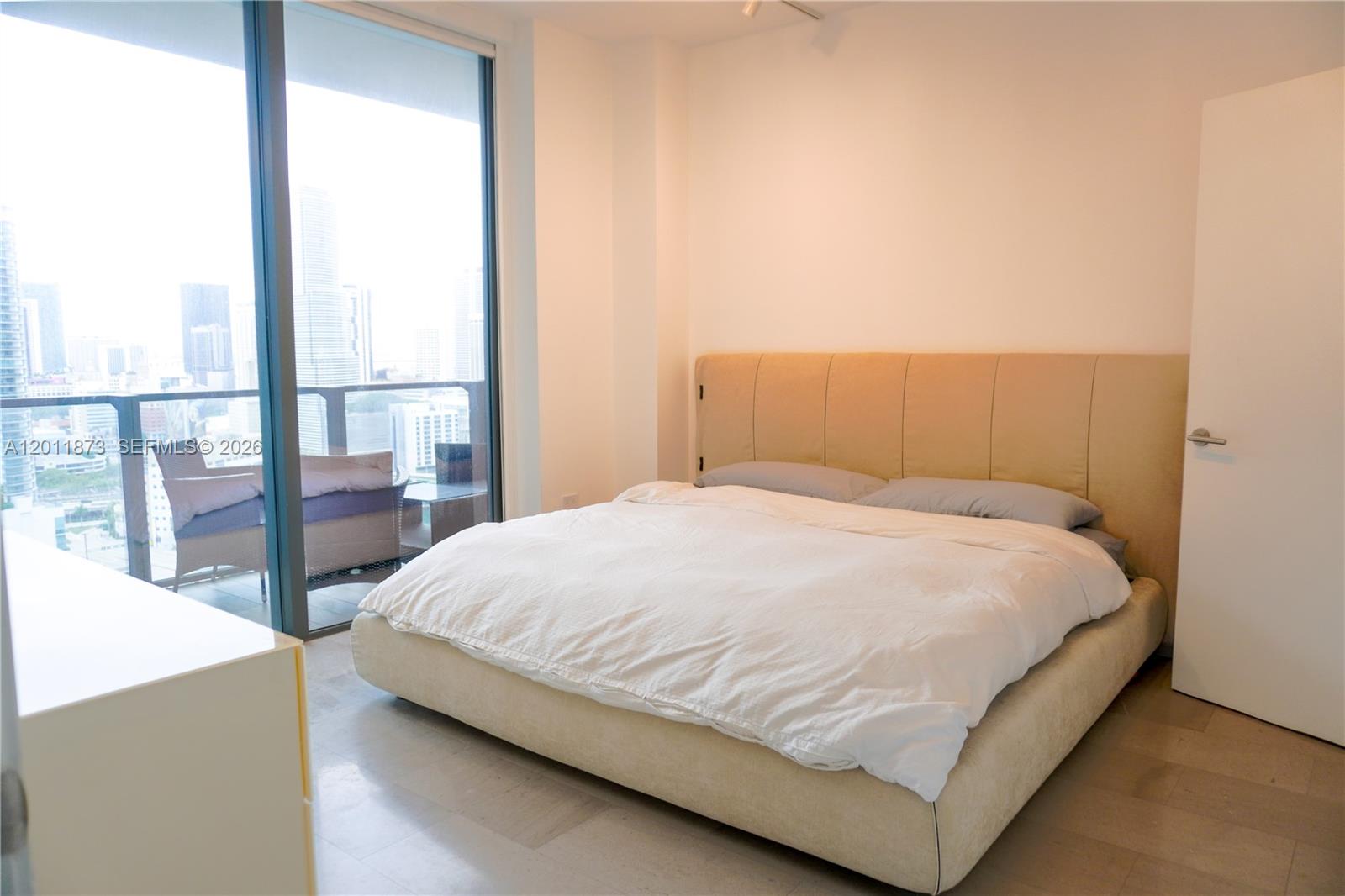 RISE CONDO - Residential