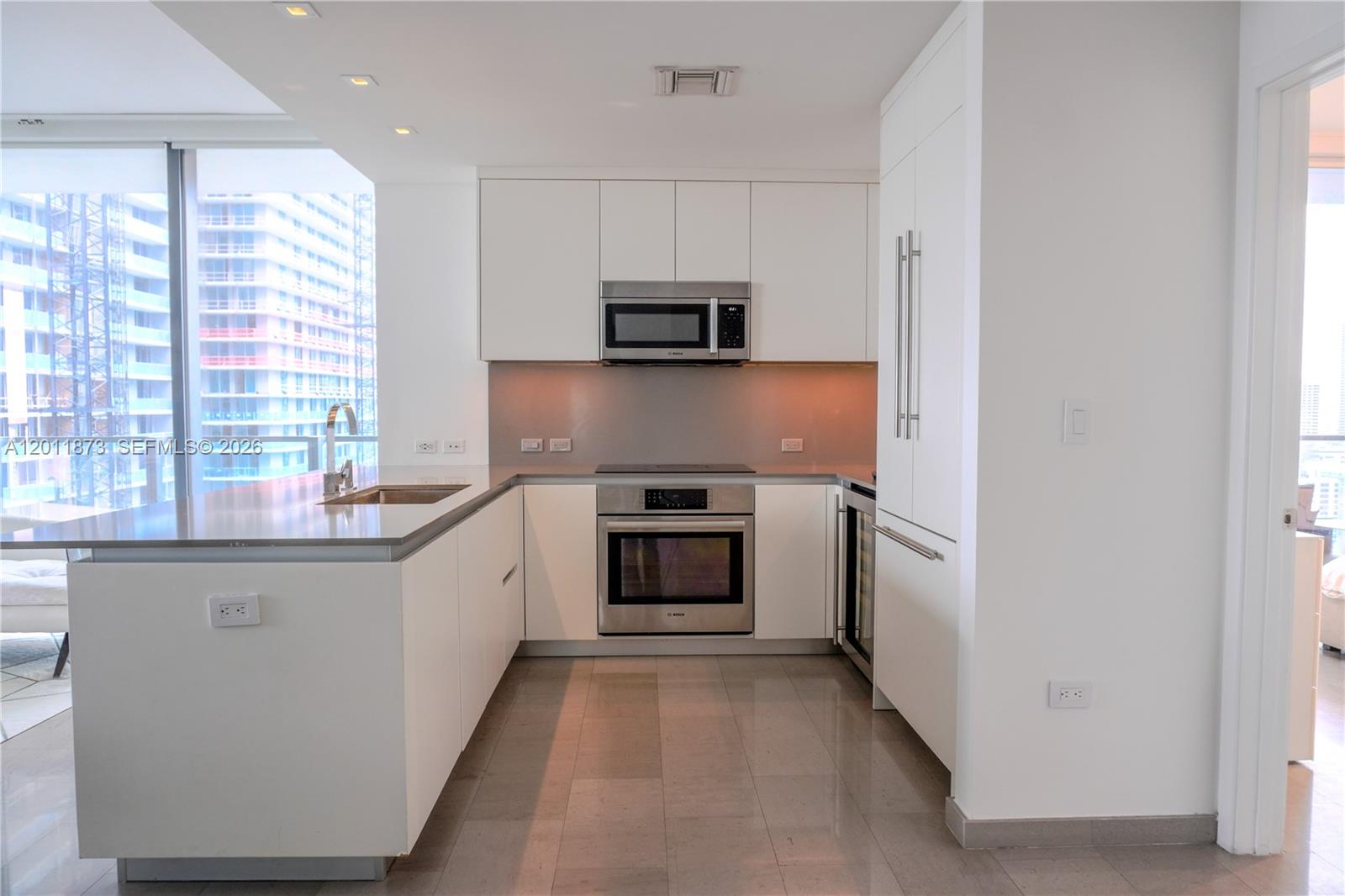 RISE CONDO - Residential