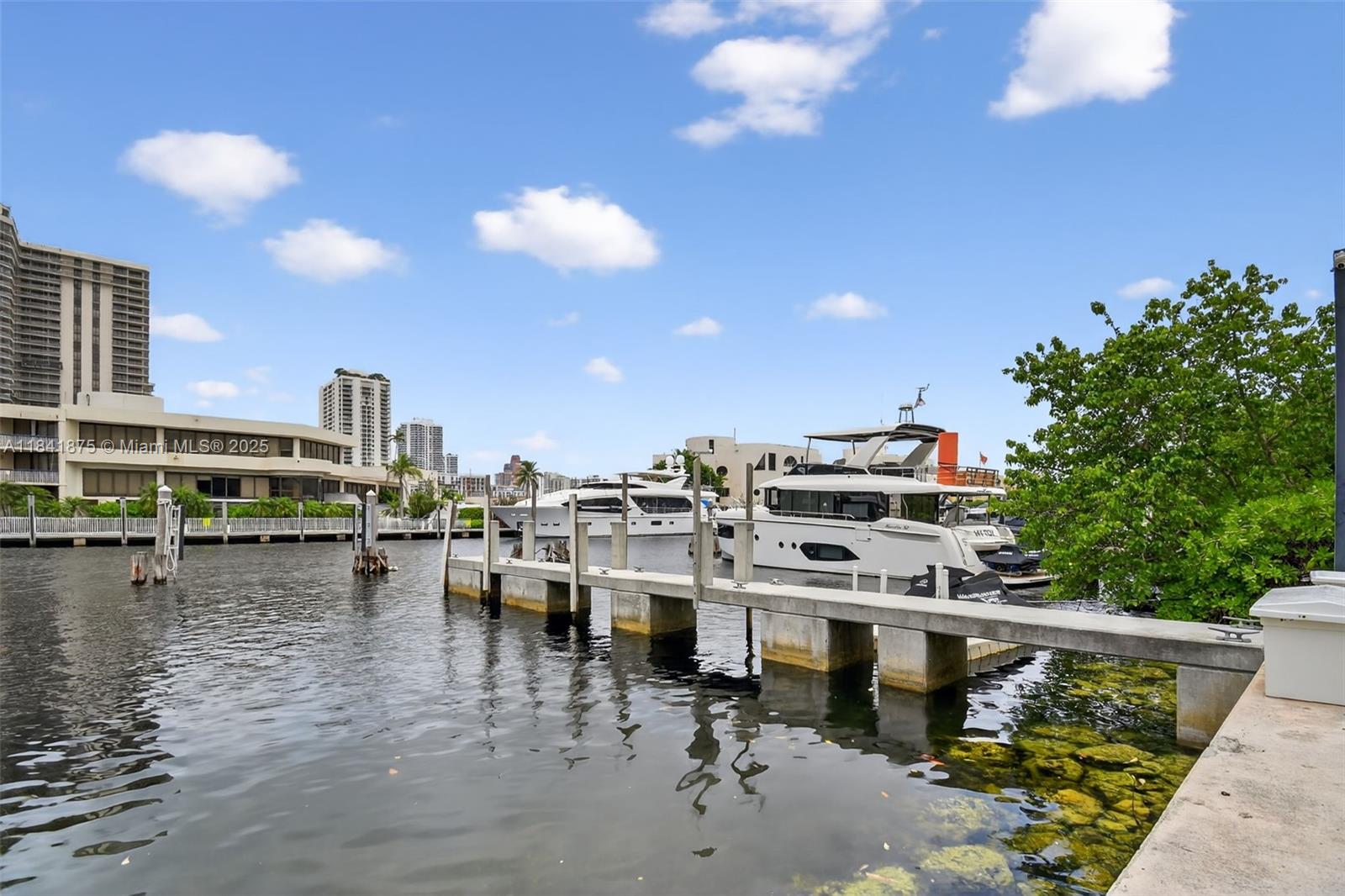 19925 NE 39th PL Boat Slip #14, Aventura, FL, 33180/$2,000 1 19925 NE 39th PL Boat Slip #14