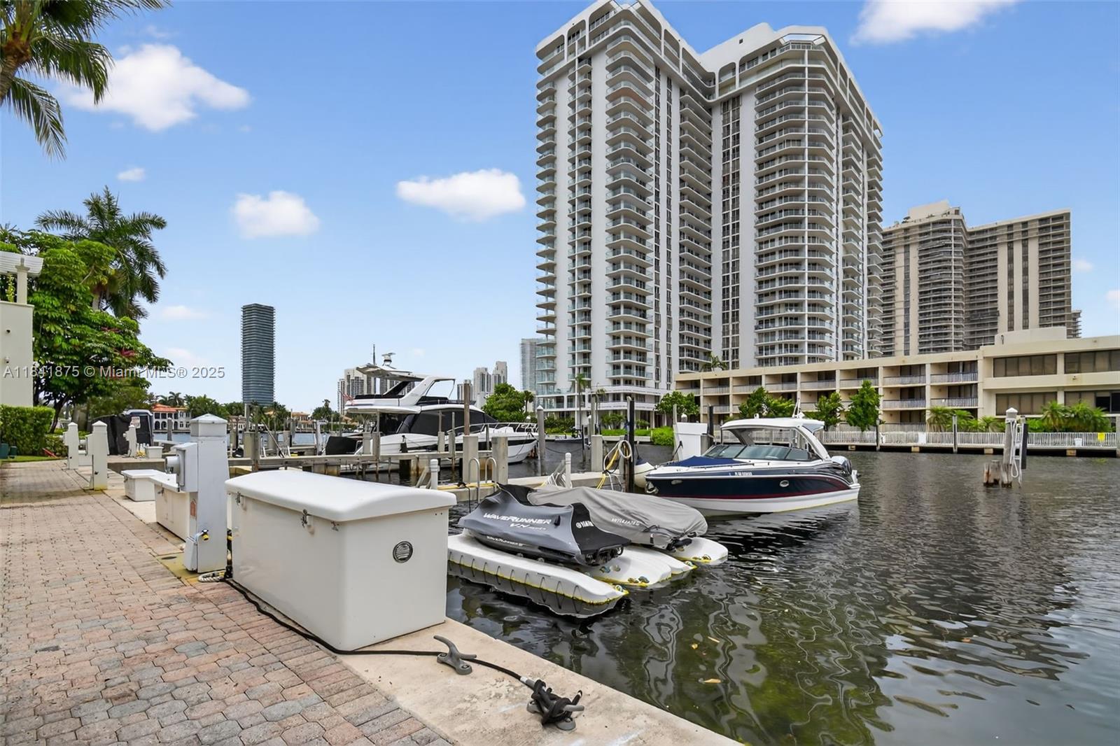 19925 NE 39th PL Boat Slip #14, Aventura, FL, 33180/$2,000 2 19925 NE 39th PL Boat Slip #14