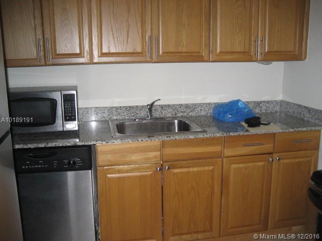 EL CAPRI COURTYARDS CONDO - Residential Lease