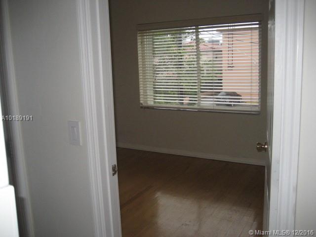 EL CAPRI COURTYARDS CONDO - Residential Lease