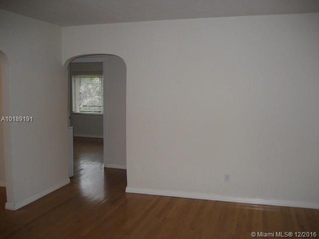 EL CAPRI COURTYARDS CONDO - Residential Lease