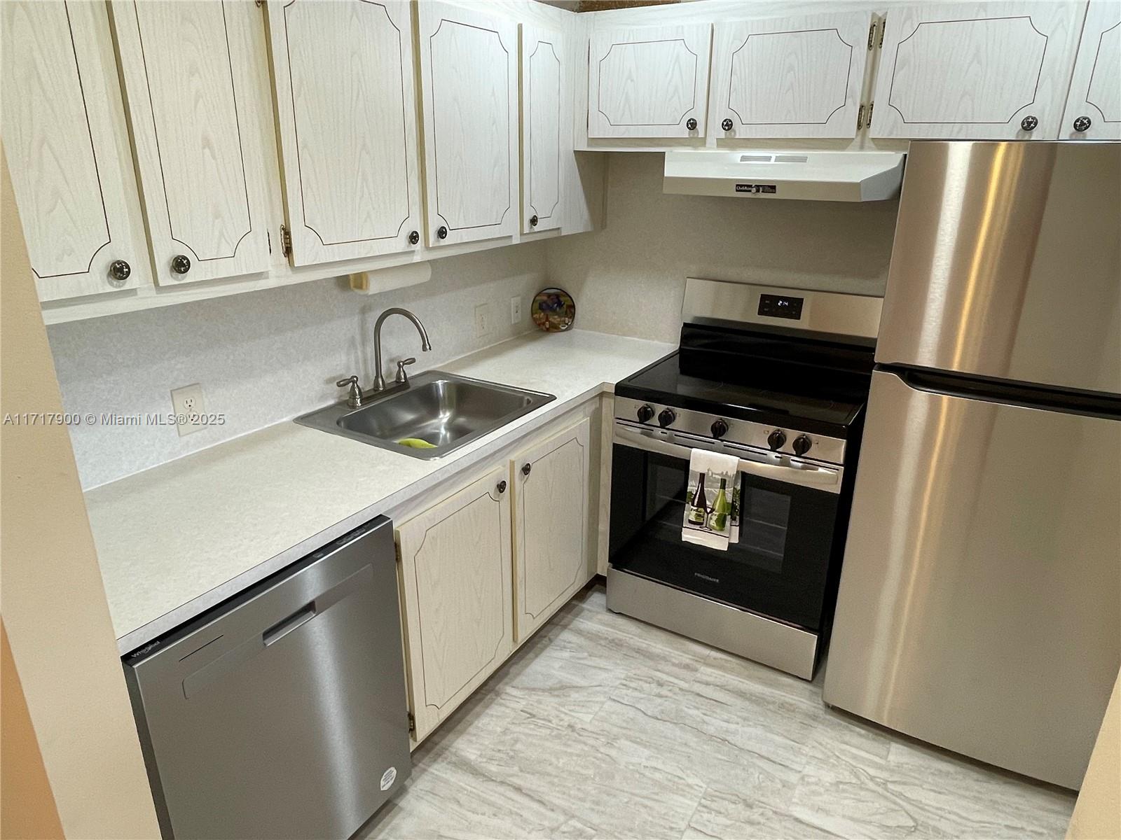 MANSFIELD AT CENTURY VILL - Residential