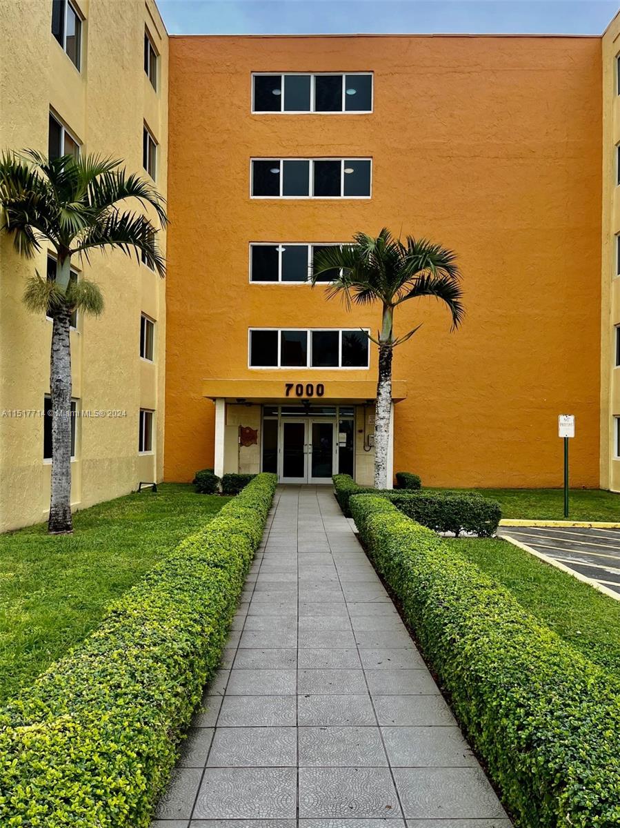 This 1 BR 1BA apartment is conveniently located at the Coral Gate East Condominium. It has been completely remodeled and updated. Beautiful Bathroom and open Kitchen. Large walk-in closet, large bedroom and nice open balcony. Assigned parking, Community Pool and Gym. Shopping and Restaurant at walking distance. Lockbox at property.