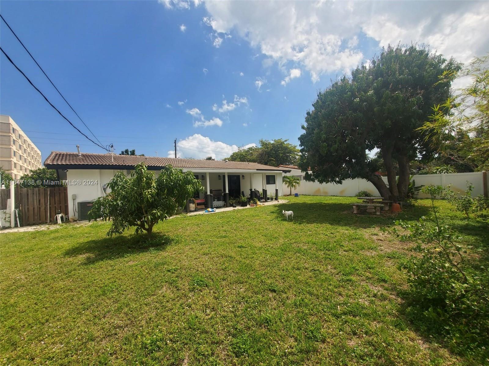 CORAL HILLS - Residential