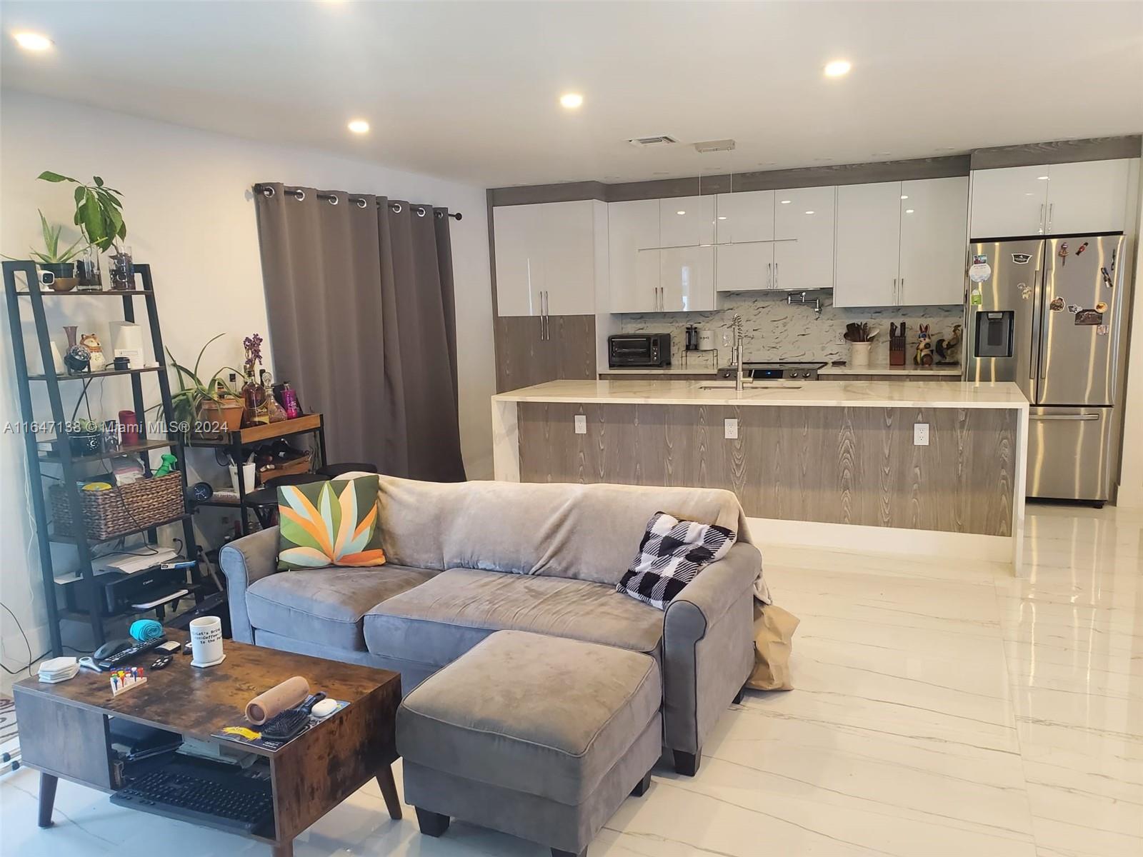 CORAL HILLS - Residential