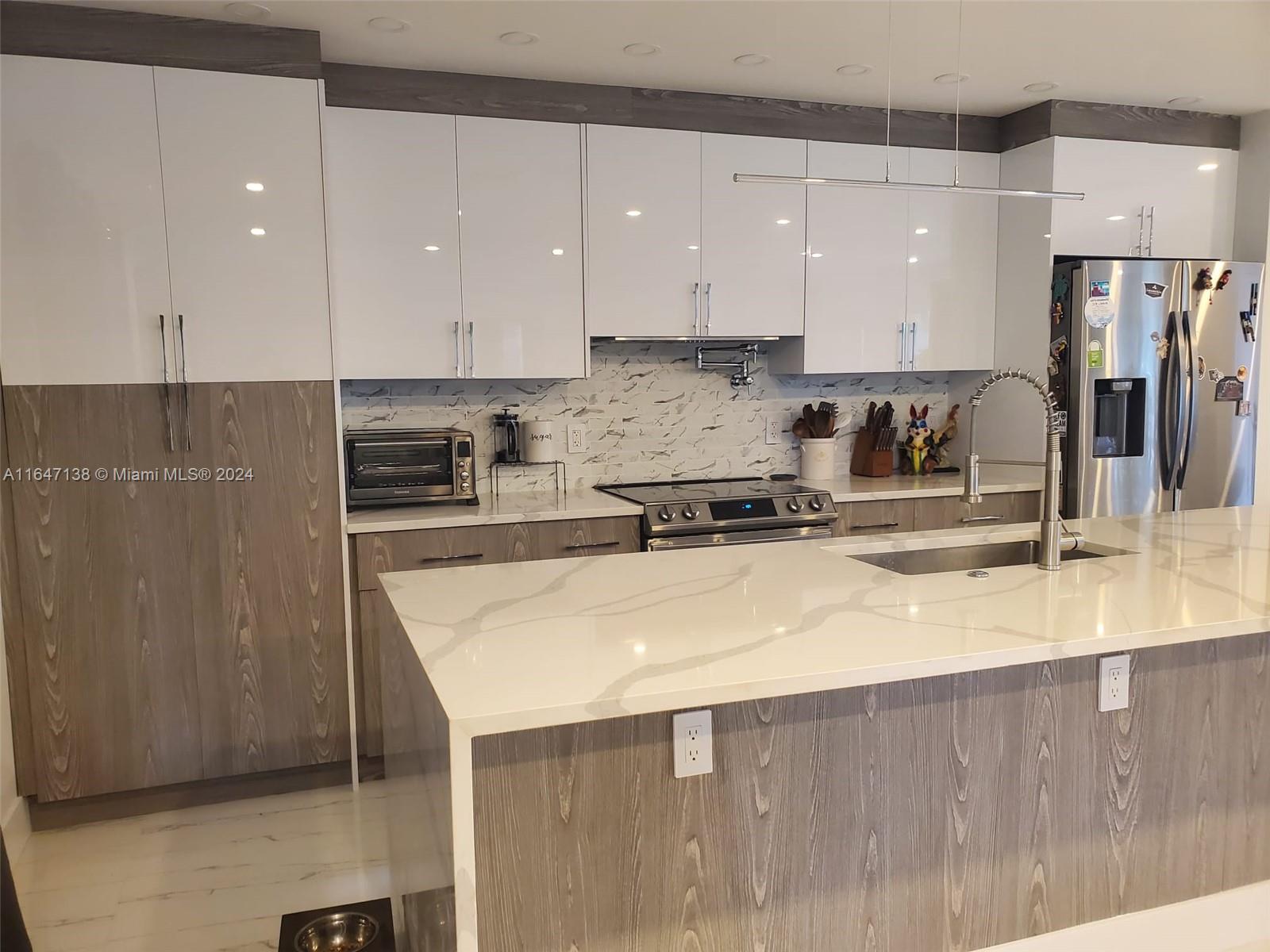 CORAL HILLS - Residential