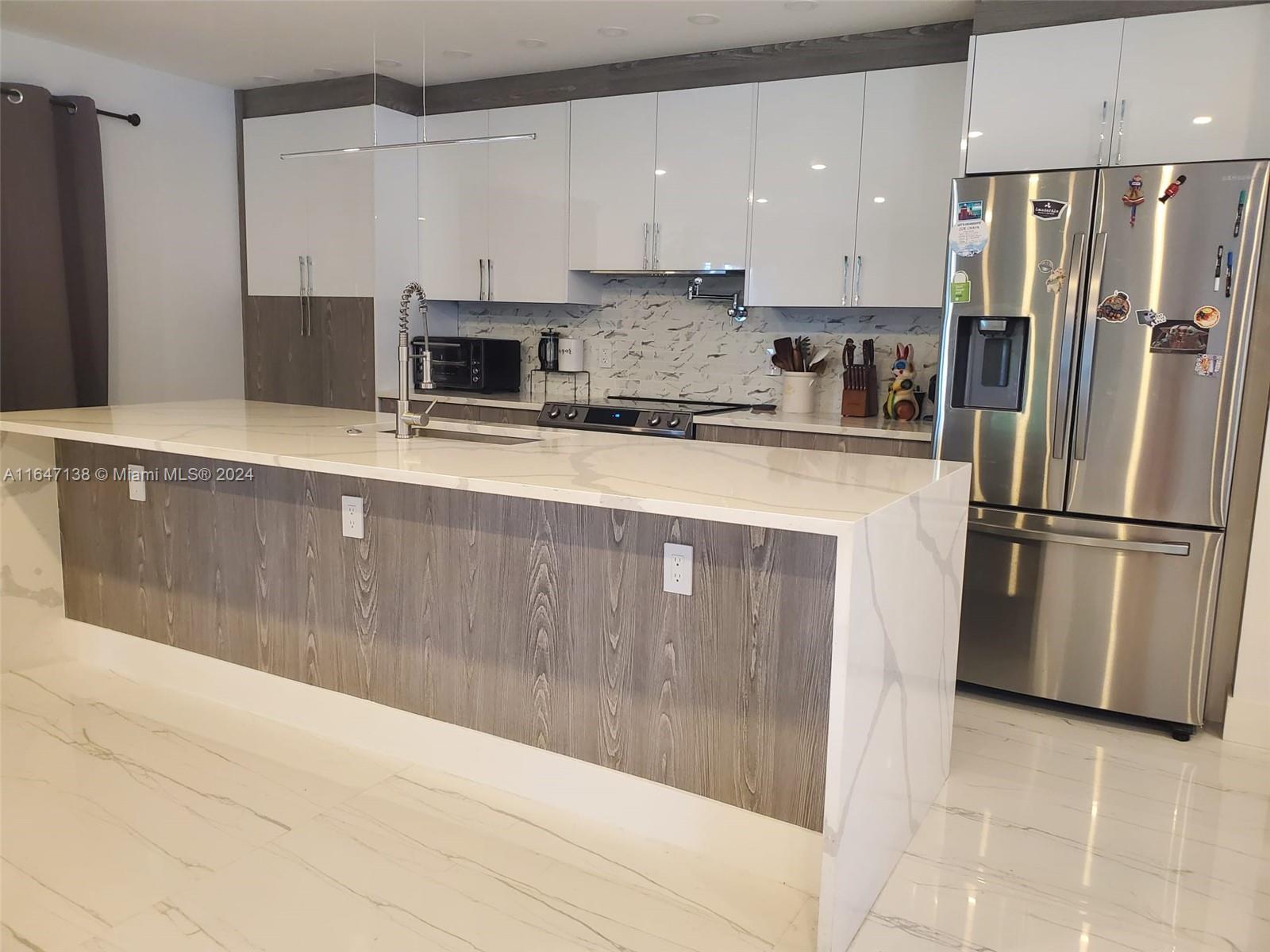 CORAL HILLS - Residential