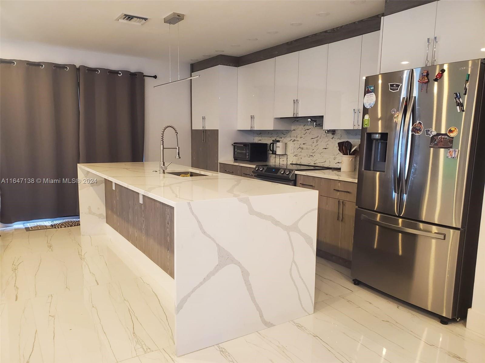 CORAL HILLS - Residential