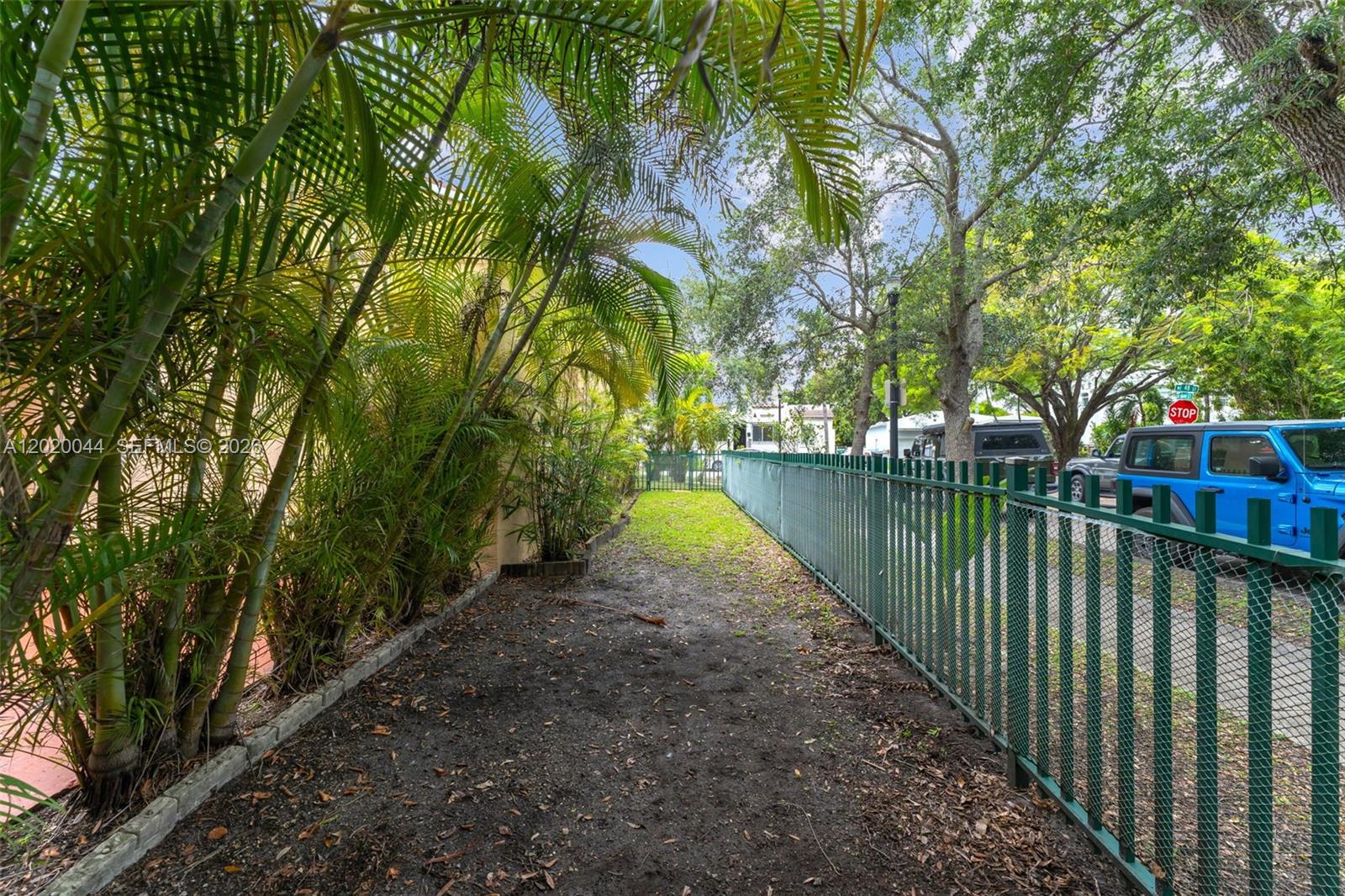 SHADOWLAWN - Residential
