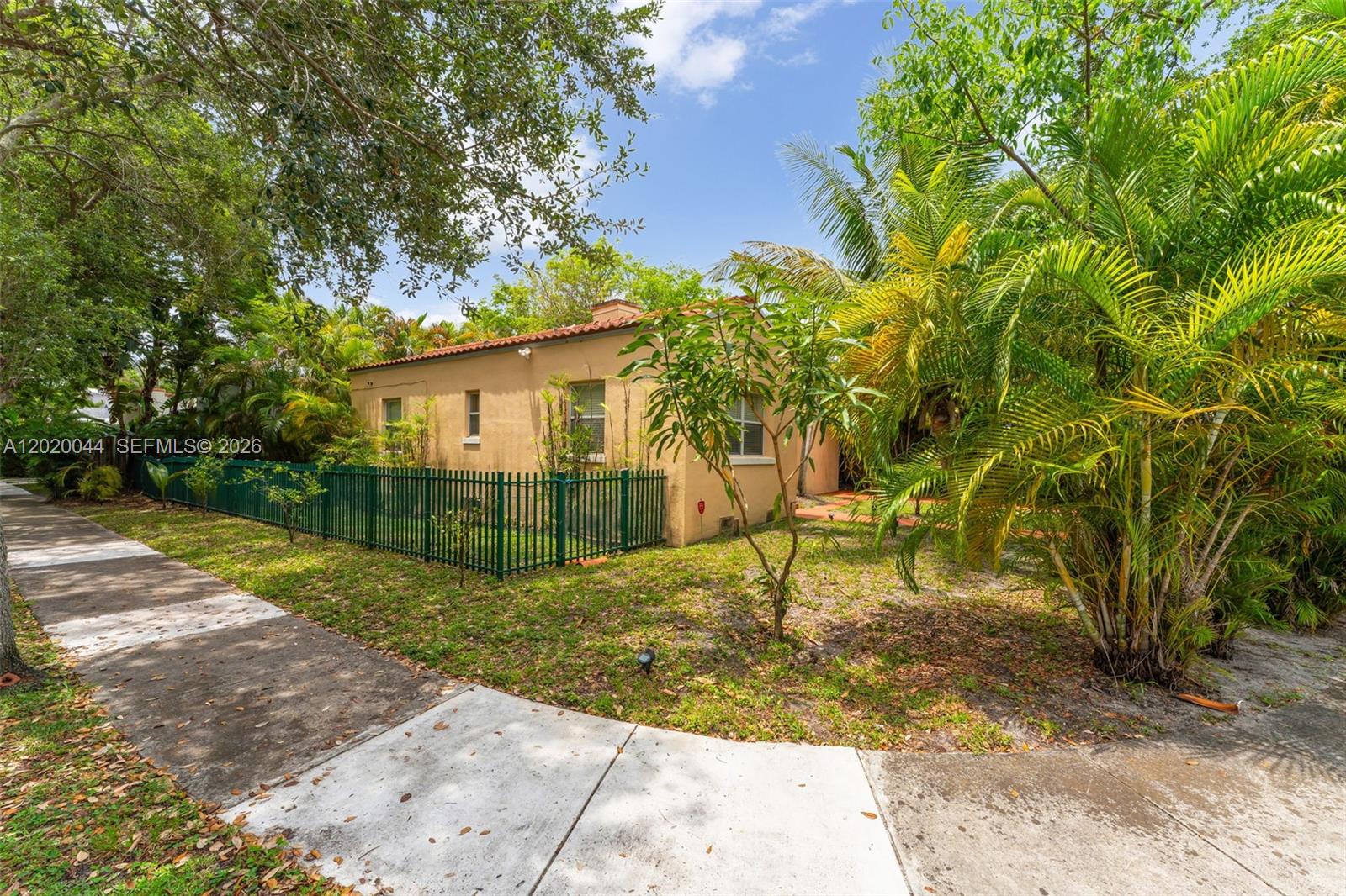 SHADOWLAWN - Residential