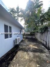 THE COURTYARD AT MORNINGS - Residential Lease