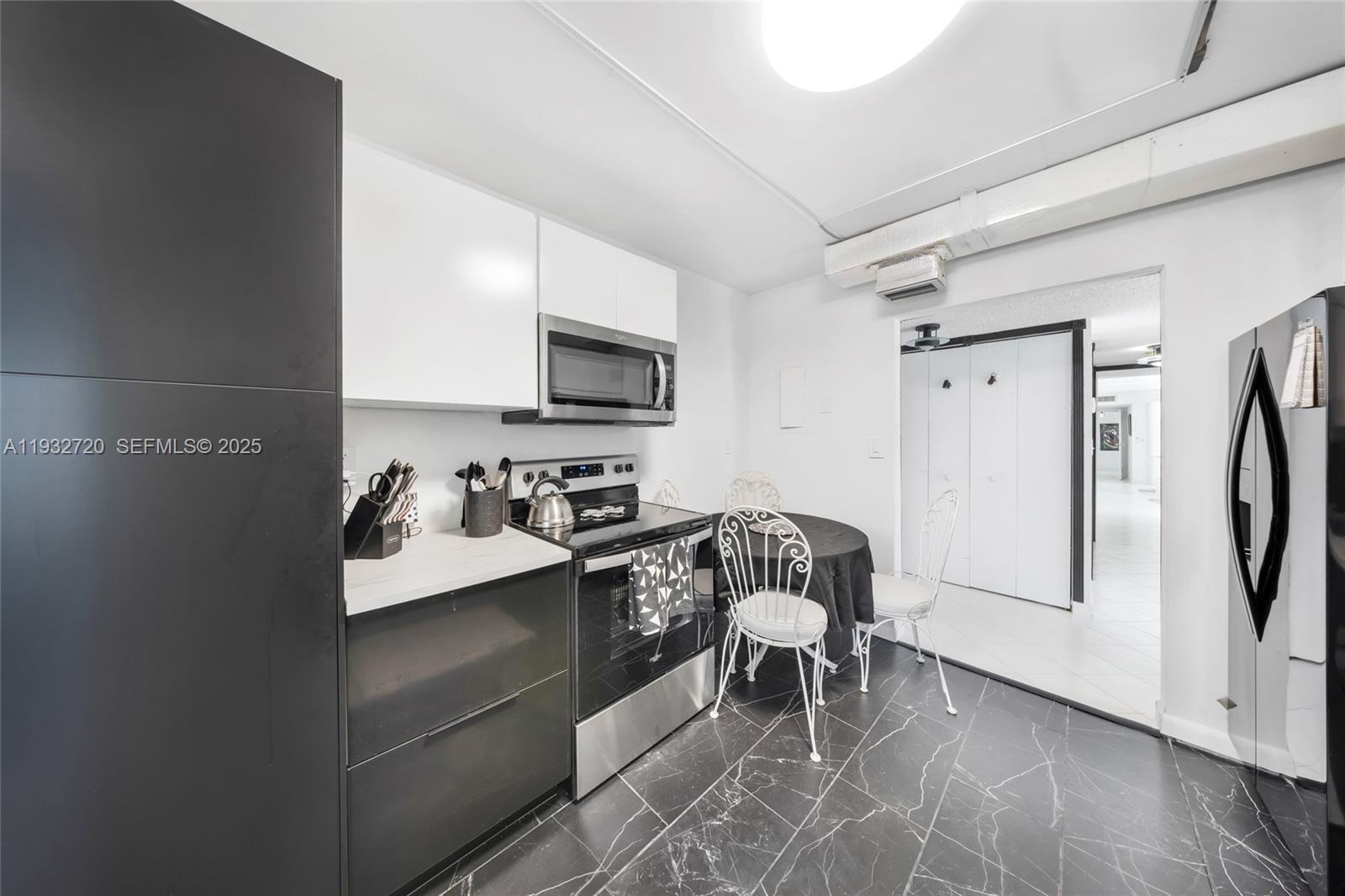 OCEANVIEW PARK CONDO - Residential Lease