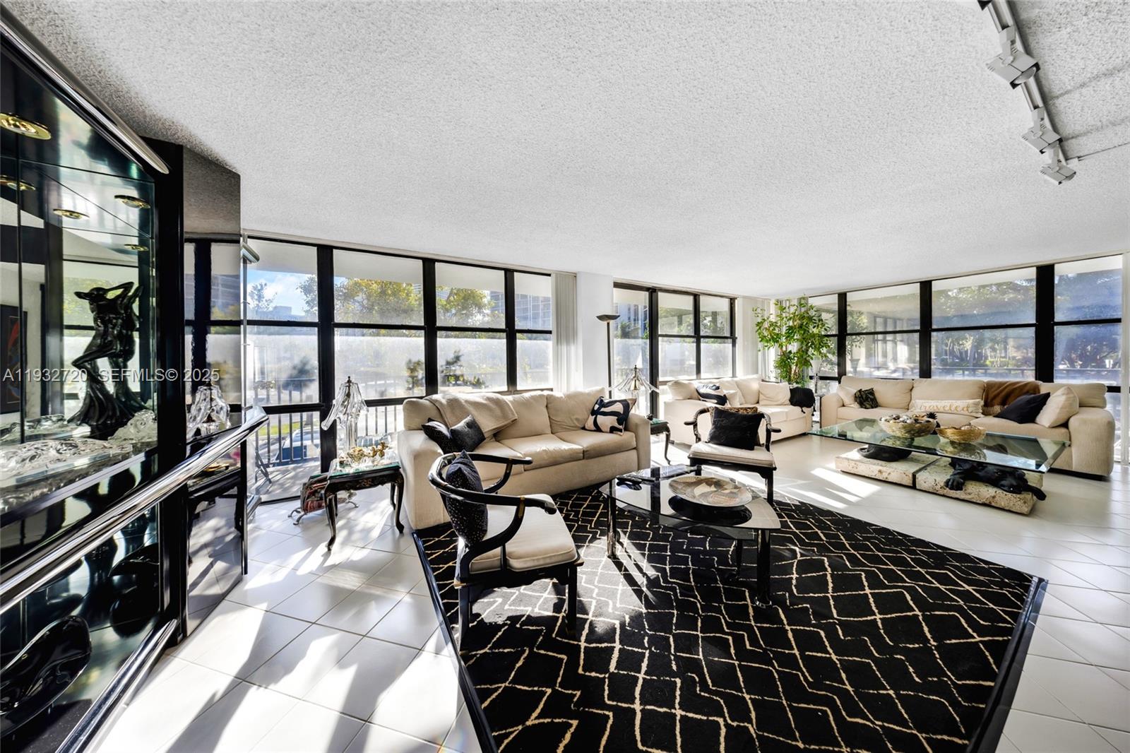 OCEANVIEW PARK CONDO - Residential Lease