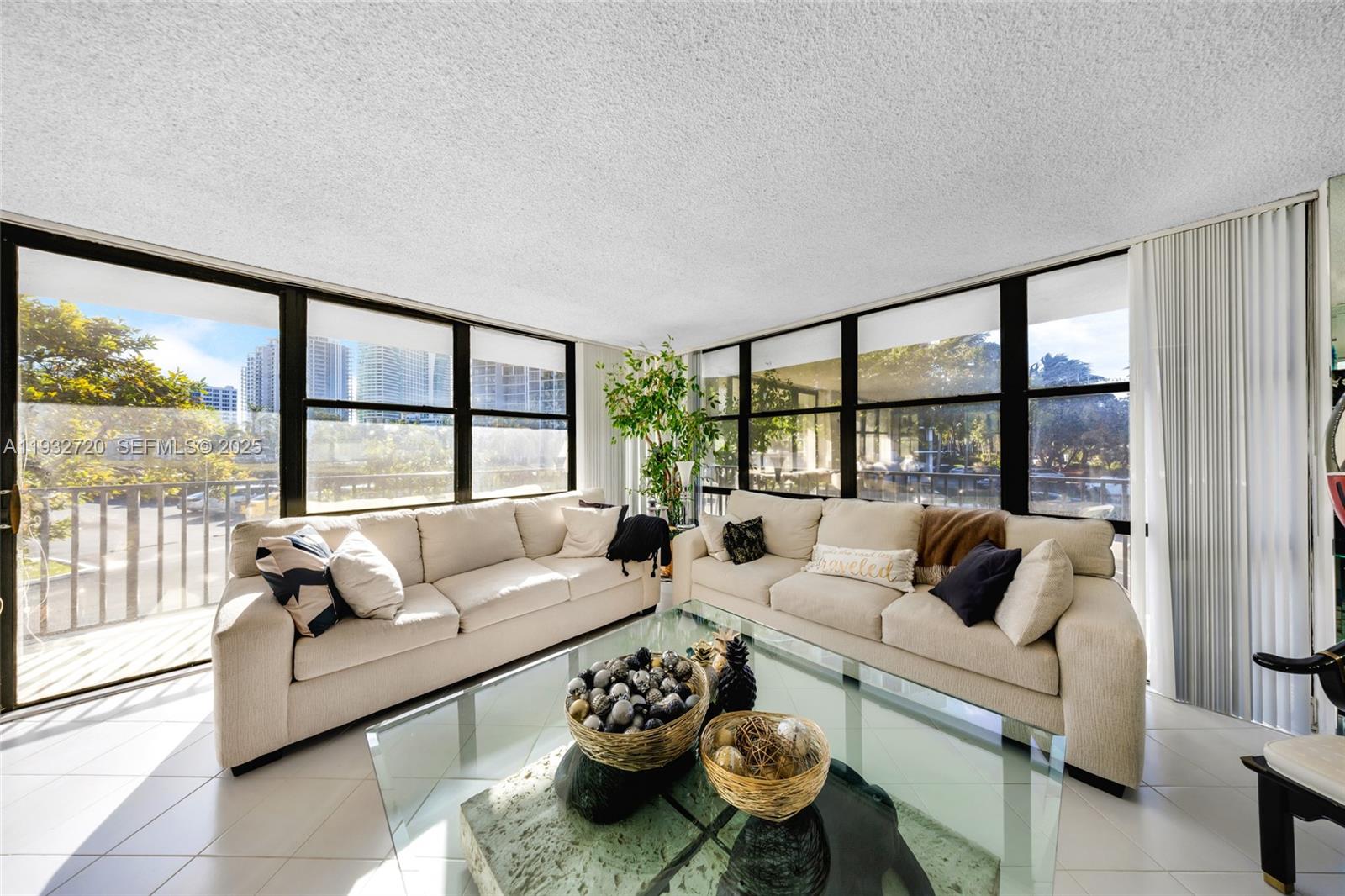 OCEANVIEW PARK CONDO - Residential Lease