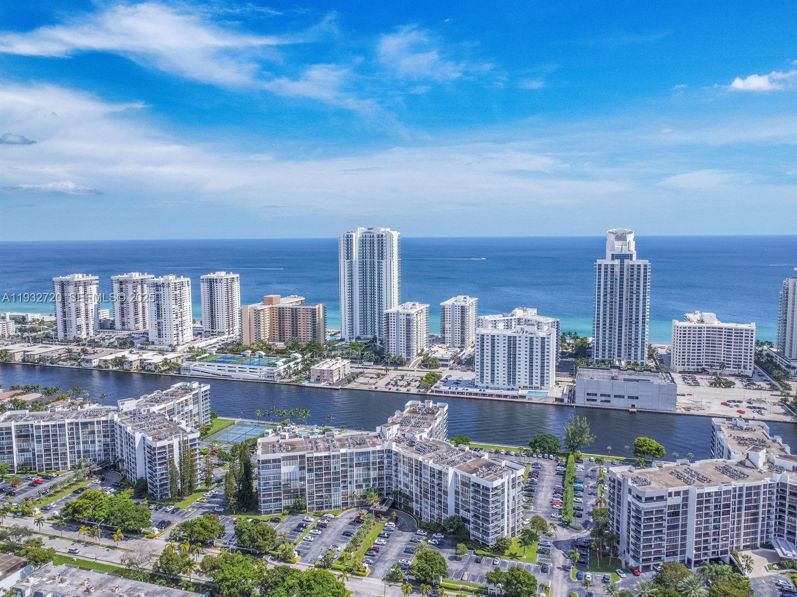 OCEANVIEW PARK CONDO - Residential Lease