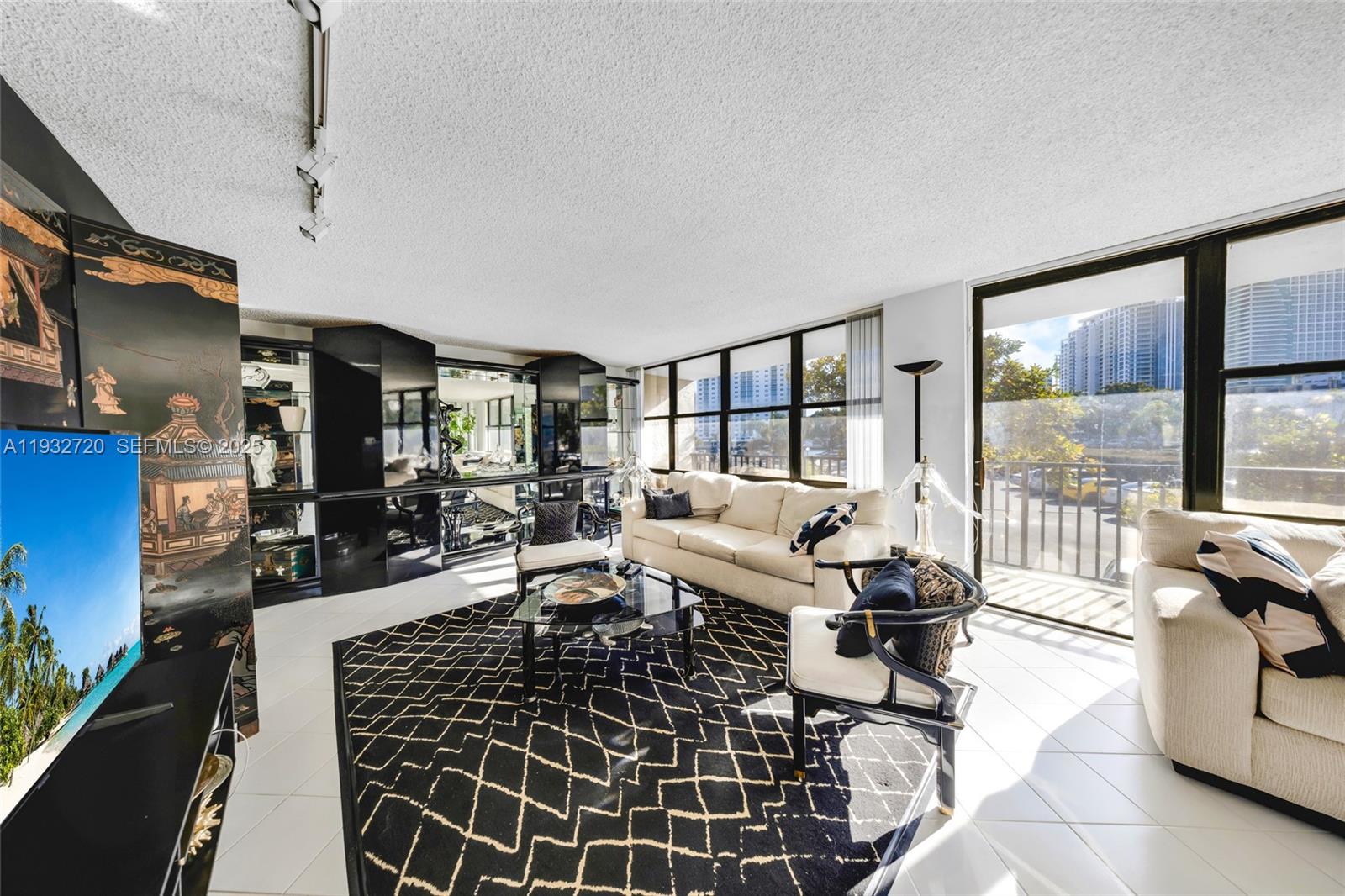 OCEANVIEW PARK CONDO - Residential Lease