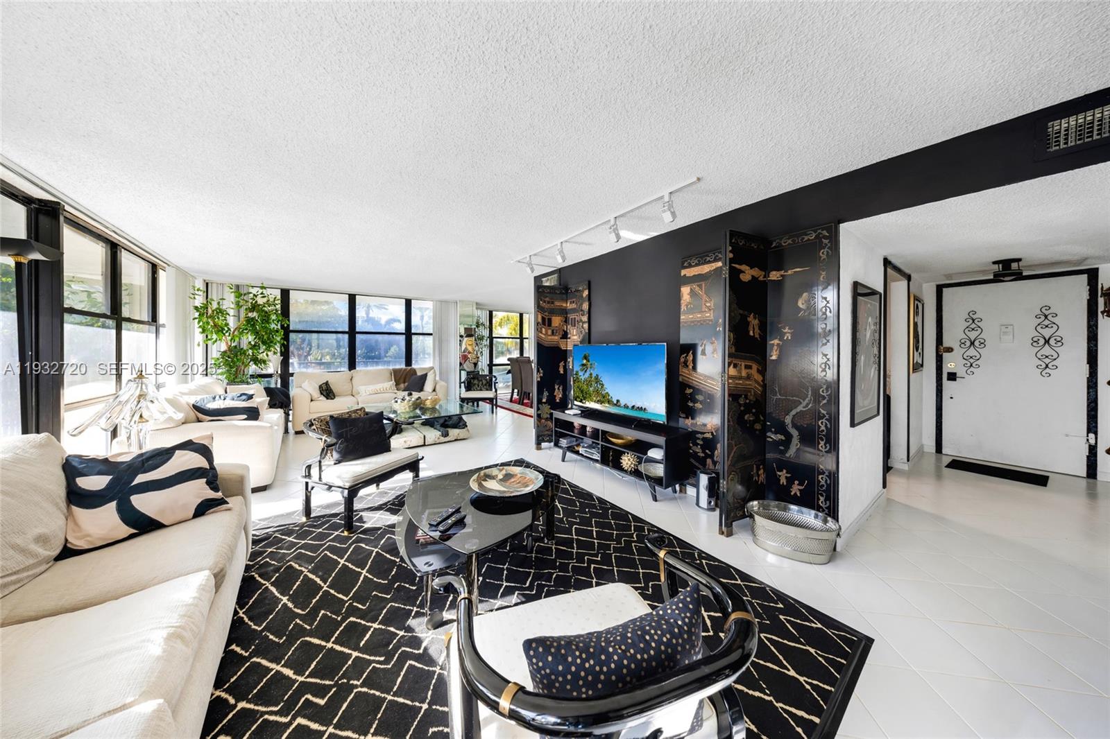 OCEANVIEW PARK CONDO - Residential Lease