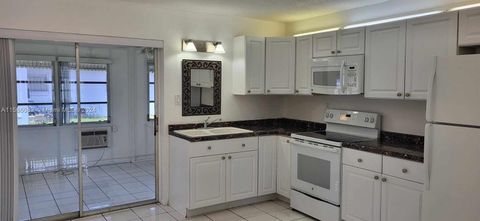 Single Family Residence in Tamarac FL 4805 49th Ct 1.jpg