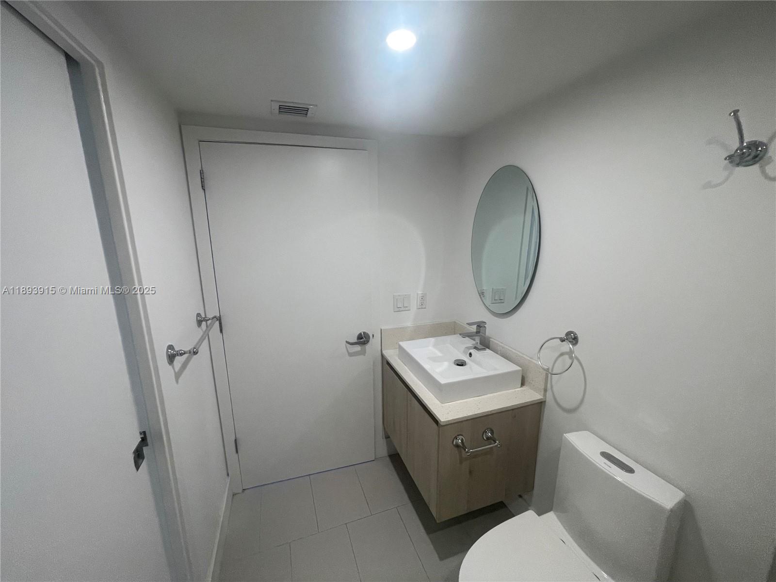 THE HIGHLANDS CONDO - Residential Lease