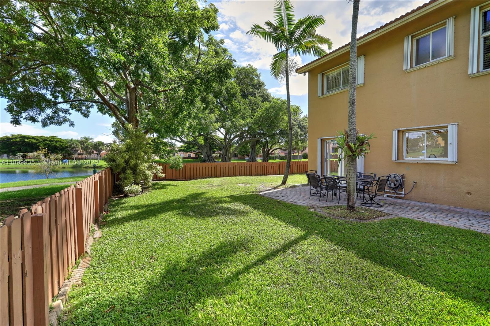 LAKESIDE AT THE HAMMOCKS - Residential