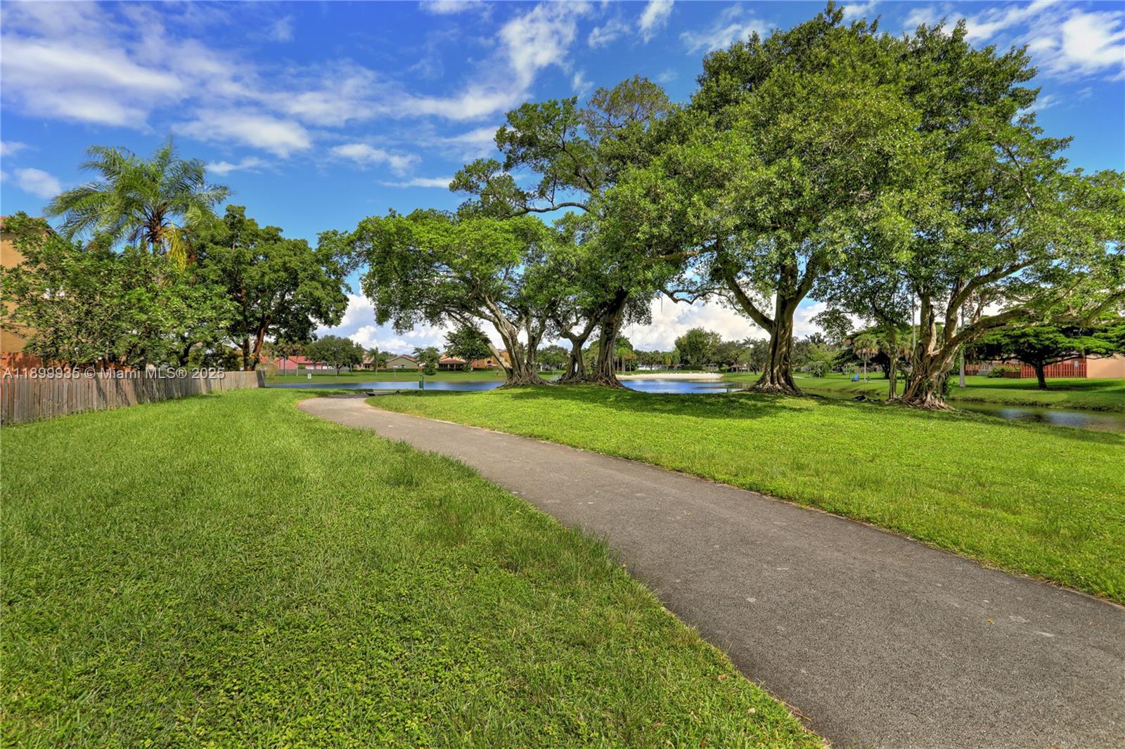 LAKESIDE AT THE HAMMOCKS - Residential