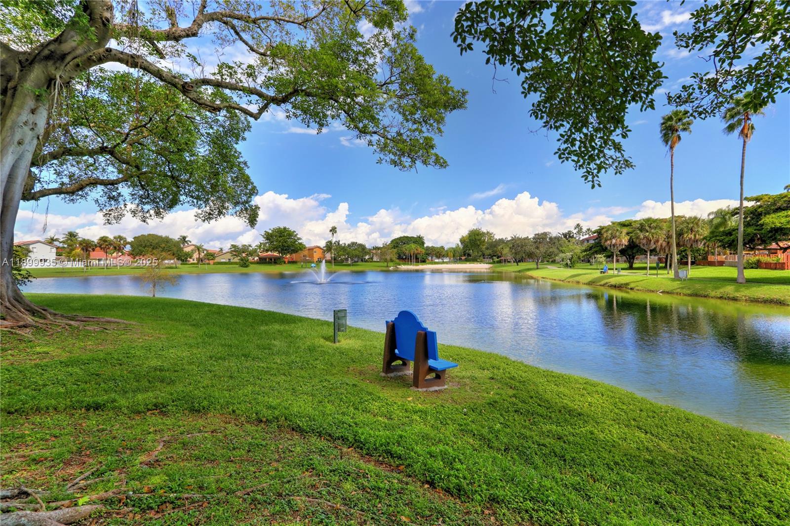 LAKESIDE AT THE HAMMOCKS - Residential