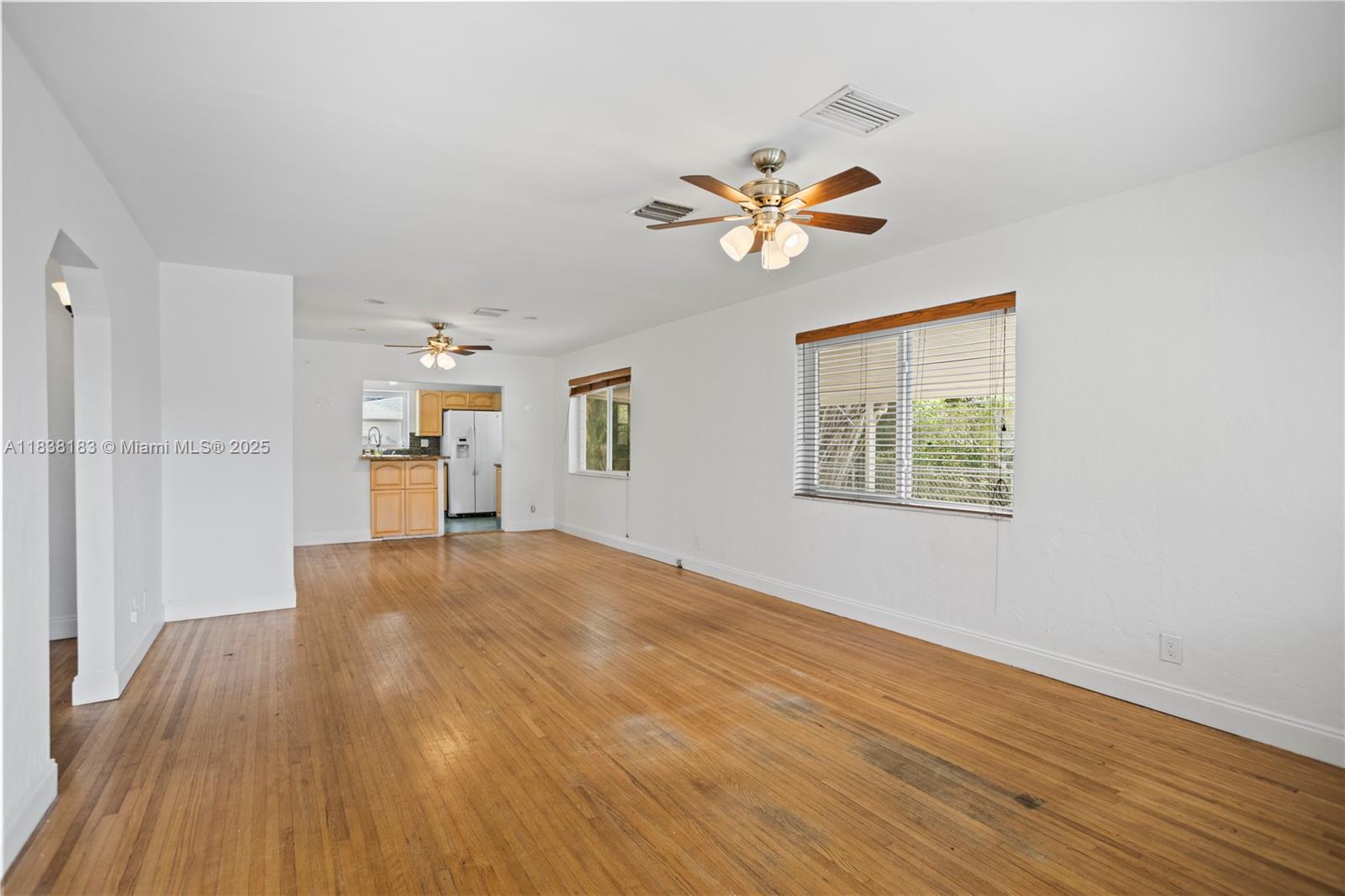 HOLLYWOOD LITTLE RANCHES - Residential