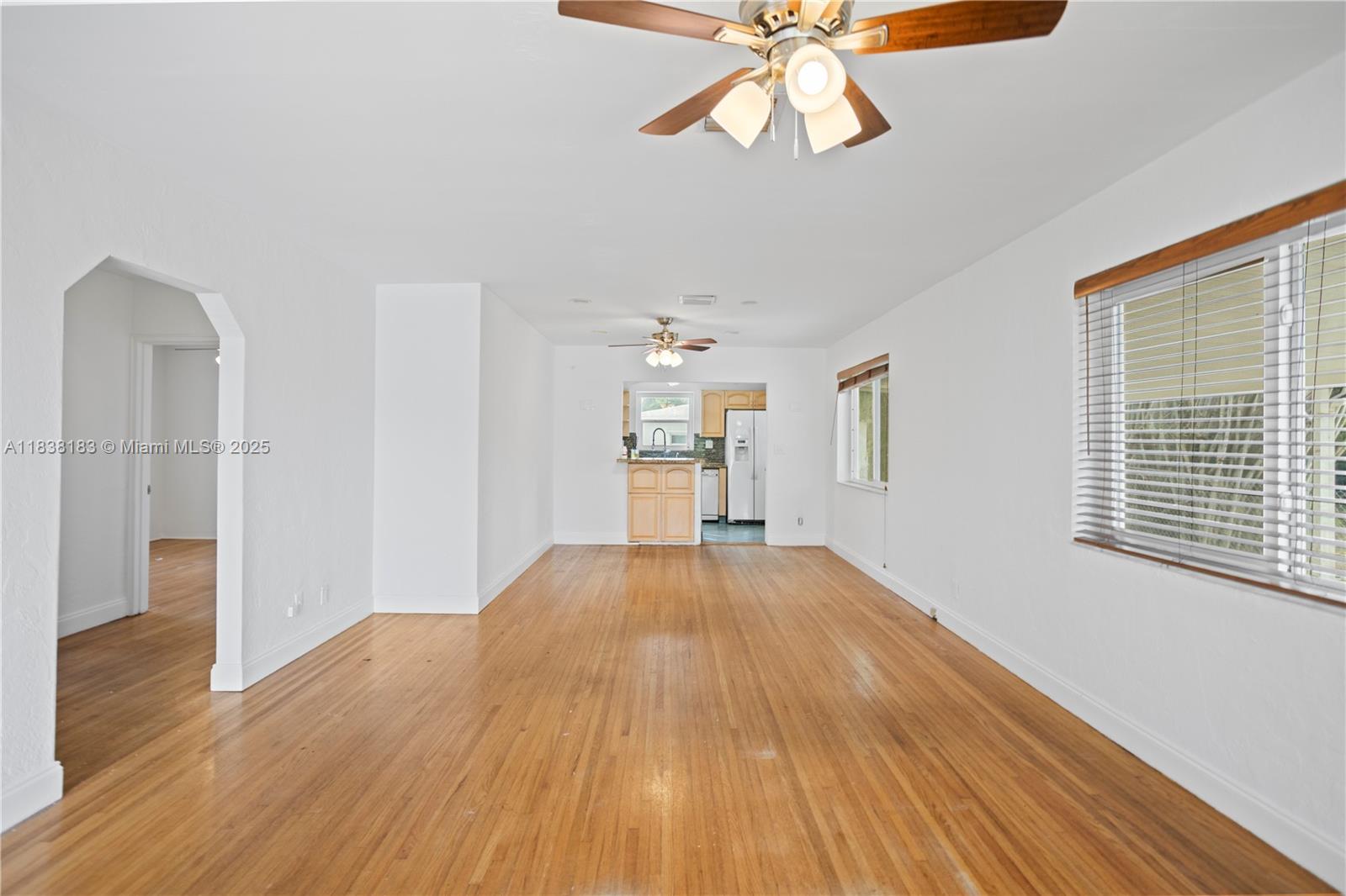 HOLLYWOOD LITTLE RANCHES - Residential