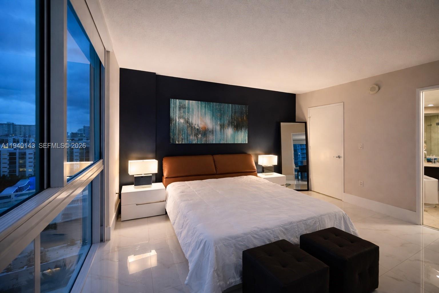 ST TROPEZ ON THE BAY III - Residential