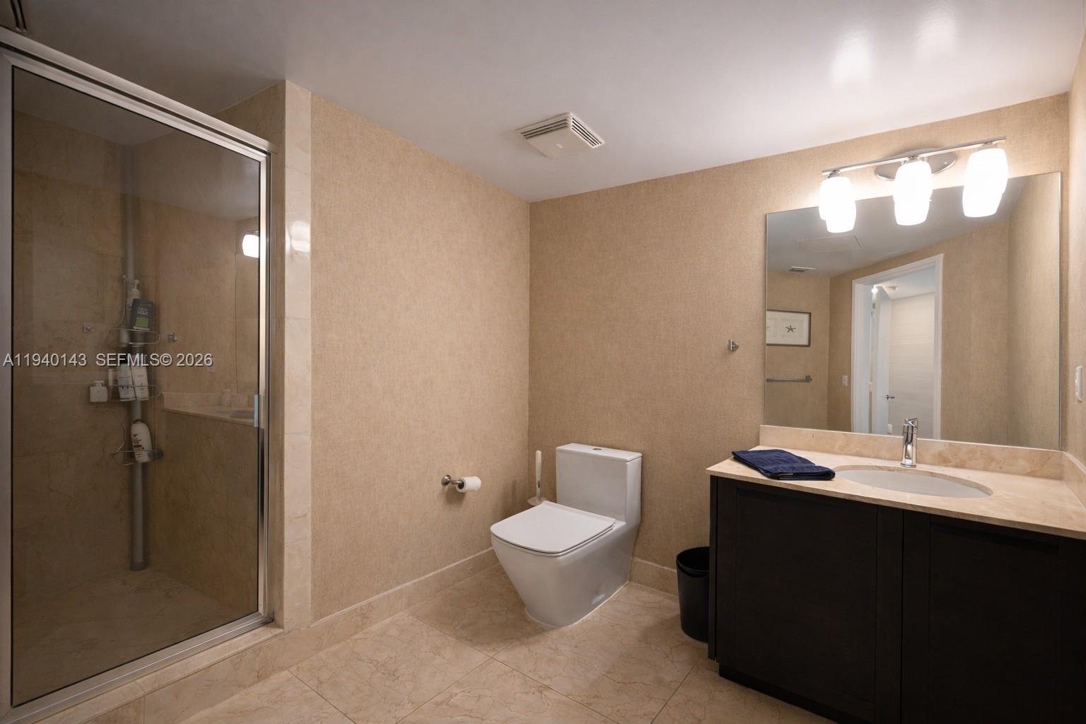 ST TROPEZ ON THE BAY III - Residential