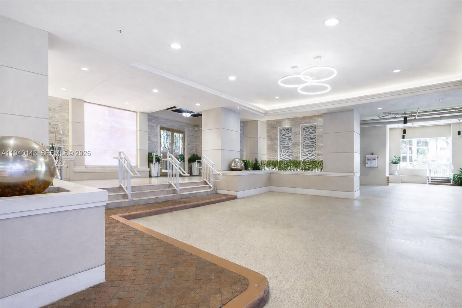 ST TROPEZ ON THE BAY III - Residential