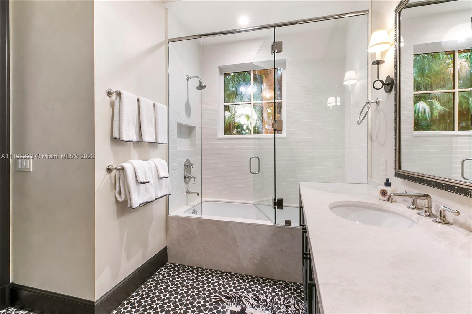 ISLAND BEACH THE REVISED - Residential