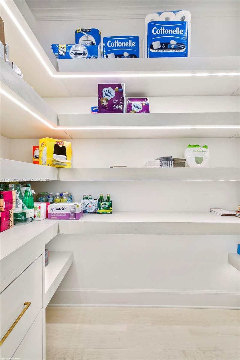 ISLAND BEACH THE REVISED - Residential