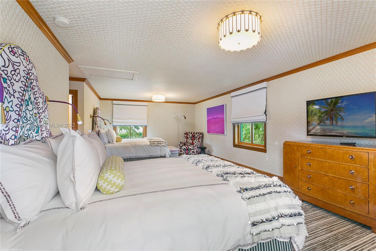 ISLAND BEACH THE REVISED - Residential