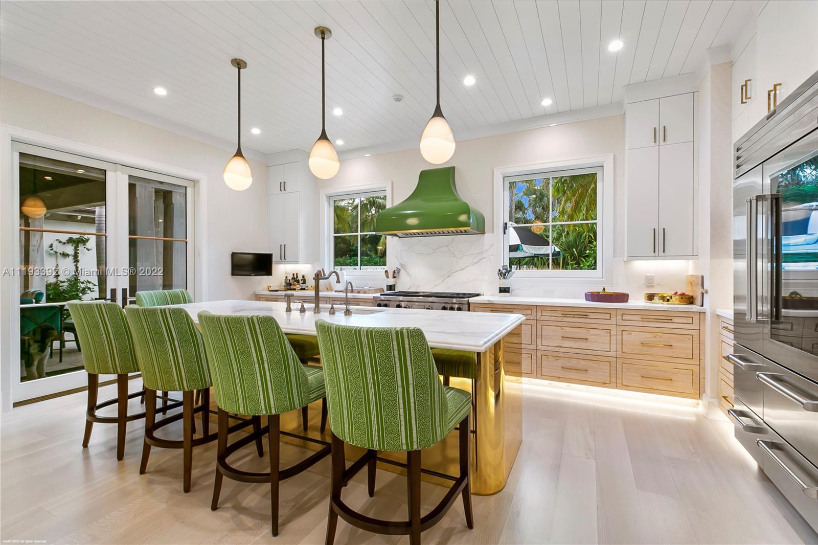 ISLAND BEACH THE REVISED - Residential