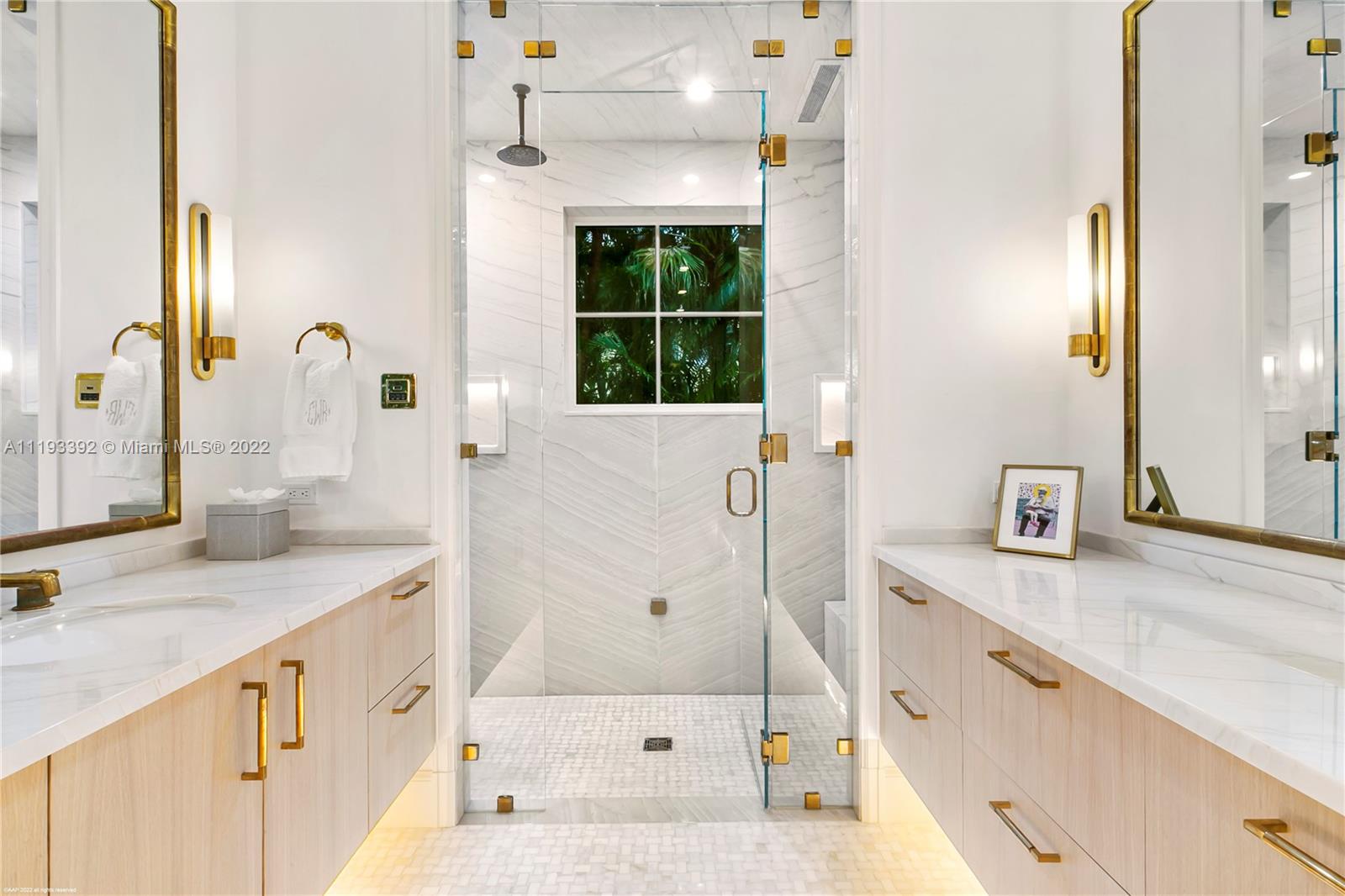 ISLAND BEACH THE REVISED - Residential