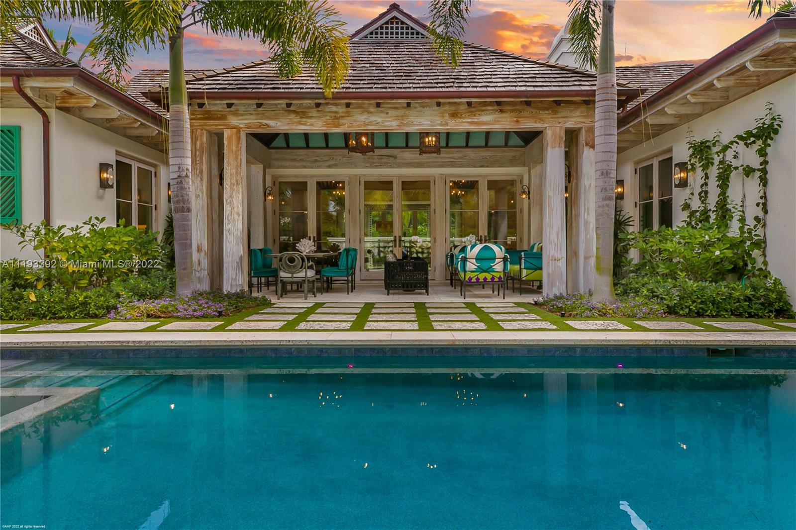 ISLAND BEACH THE REVISED - Residential