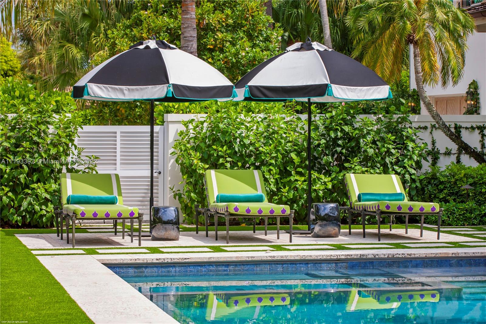 ISLAND BEACH THE REVISED - Residential