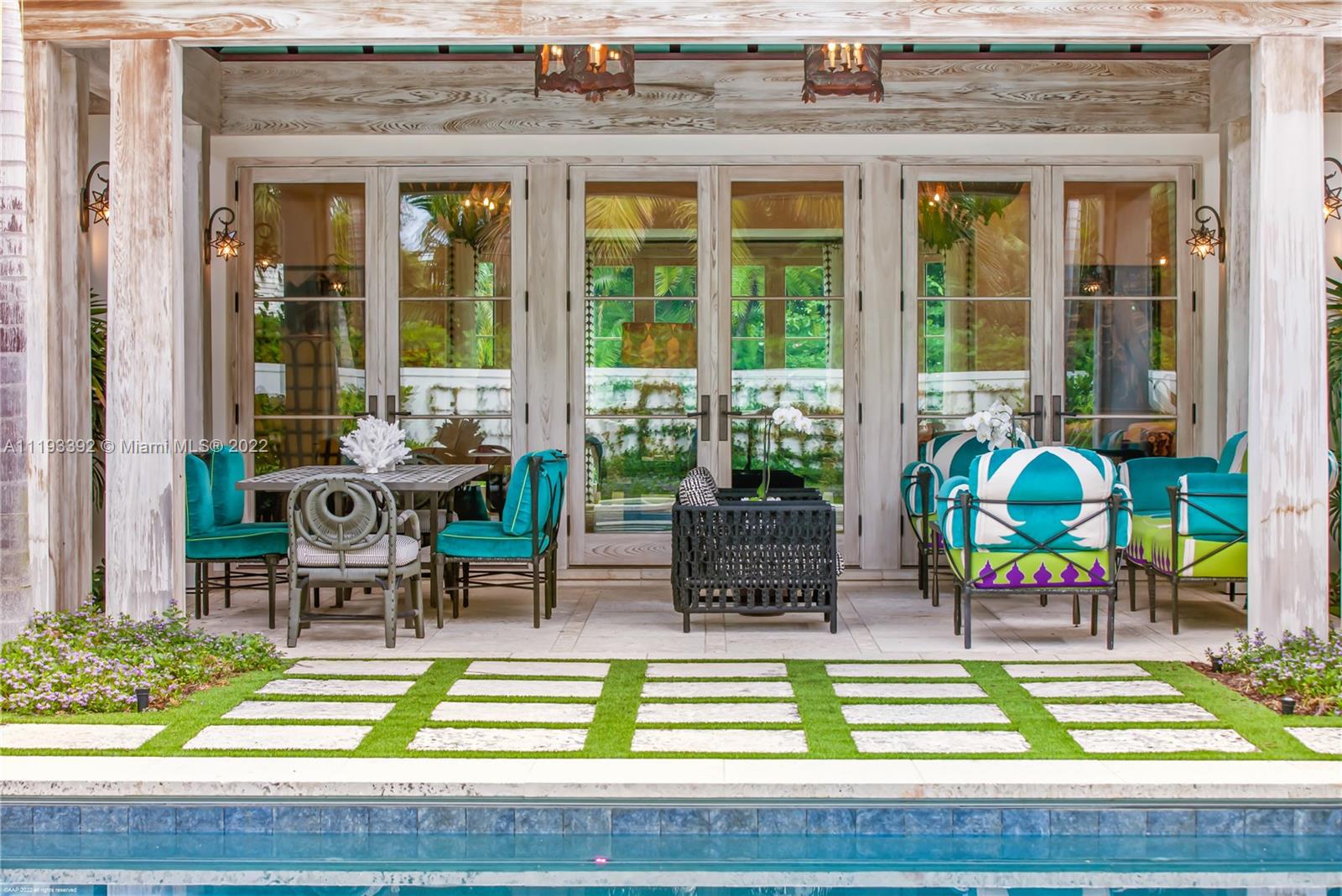 ISLAND BEACH THE REVISED - Residential