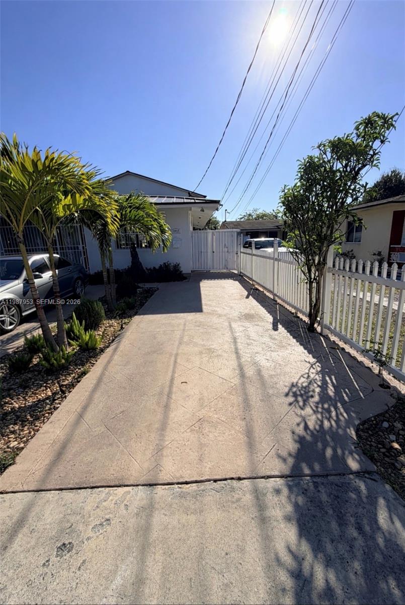 OLYMPIC HEIGHTS - Residential Lease