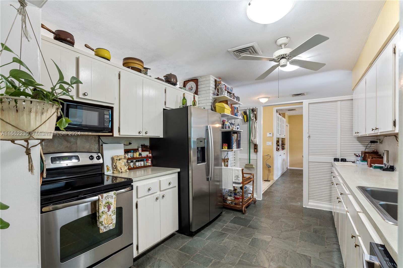 LAUDERDALE HARBORS - Residential